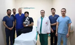 Başarılı mikrovasküler cerrahiyle kopan bacak yeniden yerine dikildi