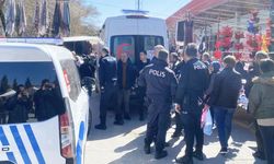 Pazarda sopalı kavga: Alacak verecek tartışmasında kan aktı!