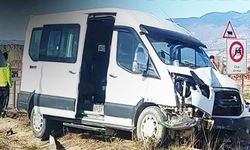 Hanönü Boyabat karayolunda kaza: Minibüs yoldan çıktı!