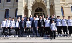 Bozkurt Ortaokulu Türkiye Şampiyonu: Makamda gurur dolu ziyaret