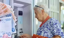 Emeklilere müjde: Maaşlar öne çekiliyor, bayram öncesi hesapta!