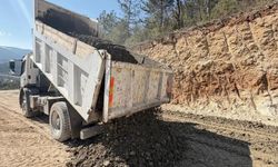 Heyelan sonrası kırsal yollar güvenli hale getiriliyor