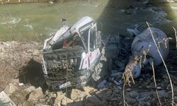Kastamonu'da feci kaza: Köprüden düşen beton mikserinin sürücüsü ağır yaralandı!