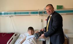 Kastamonu'da ilçe belediye başkanı genç kaleciye moral verdi