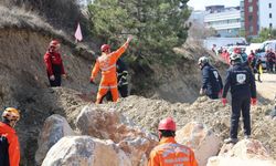 Faciadan dönüldü: Kopan kaya evde hasara neden oldu