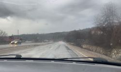 Kastamonu'da sağanak yağış sürücülere zorluk yaşattı