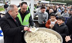 Kastamonu'da vatandaşlara 120 kazan etli pilav dağıtıldı