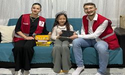 Kastamonu’da İstiklal Marşı’nı ezbere okuyan Özbekistanlı Aygül’e Kızılay’dan destek