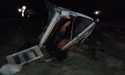 Kontrolden çıkan minibüs devrildi: Bir kişi yaralı