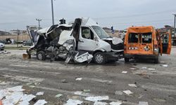 Kontrolden çıkan tır 7 araca çarptı: 18 kişi yaralandı