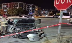 Motosiklet ile Otomobil Çarpıştı: 1 Ölü, 2 Yaralı