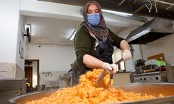 Taşköprü’de Ramazan bereketi: Her gün 400 kişiye sıcak yemek