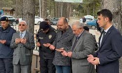 Tosya’da şehit Yavuz Eracar kabri başında anıldı