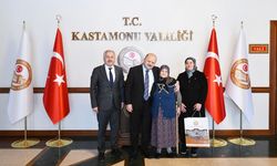Kastamonu Valisi Dallı, Melahat Teyze'yi makamda ağırladı