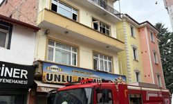 Apartman dairesinde çıkan yangın korkuttu