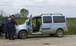 Aracında silahla vurulmuş halde bulunan genç adam hayatını kaybetti