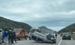 Araç devrildi: Şans eseri yaralanan olmadı