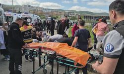 Üniversite önünde kaza: 12 yaralı var!