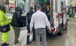 Karşıya geçmek isterken canından oluyordu