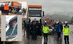 Kastamonu’da feci kaza: Otomobil kamyonun altına girdi!