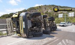 Kastamonu plakalı tır Amasya'da devrildi: Sürücüsü hayatını kaybetti