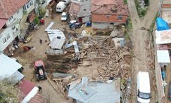 Kastamonu'da feci olay! Çıkan fırtınada ahır çöktü: Hayvanlar telef oldu! (Detaylar)