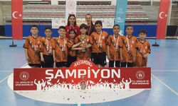 Kastamonu’da miniklerin hentbol heyecanı kupayla taçlandı