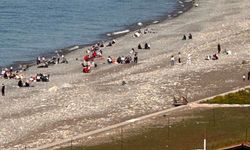 Kastamonu’nun ilçesinde güneşi gören sahile koştu