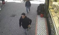 Kendisini polis olarak tanıtıp kuyumcuyu soydu