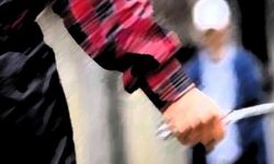 Tartışma bıçaklı kavgaya dönüştü: 1 kişi hayatını kaybetti