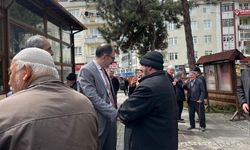 Taşköprü Kaymakamı cami çıkışında vatandaşlarla sohbet etti