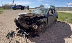 Taşköprü'de feci kaza! İki otomobil çarpıştı: 3 kişi yaralandı!