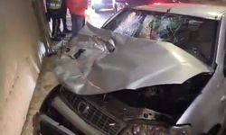 Tünelde feci kaza! Kamyonet ile otomobil çarpıştı: 2 kişi yaralandı!