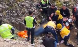 300 metrelik uçuruma savruldular: 24 yaşındaki genç yaşamını yitirdi