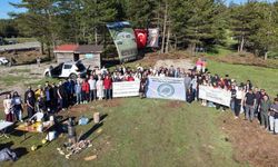 Araç yaylalarında 19 Mayıs coşkusu: Gençlerden ay yıldız koreografisi