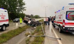 Bayram yolculuğu kazayla yarıda kaldı: Aynı aileden 5 kişi yaralandı