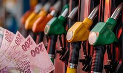 Benzin sabit kaldı, motorin zamlandı: İşte güncel fiyatlar