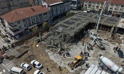 Beton dökümü sırasında kalıp çöktü: 1 işçi yaralandı