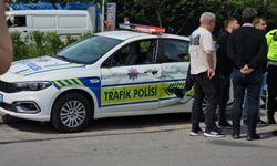 Faciaya ramak kaldı: Yük treni polis aracına çarptı