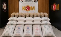 Kamyonette yüklü miktarda kaçak tütün ele geçirildi