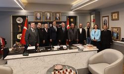 Kastamonulu eski Bakan Başesgioğlu’ndan MHP İstanbul’a ziyaret
