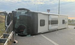 Otoyolda can pazarı: Yolcu otobüsü devrildi, çok sayıda yaralı var