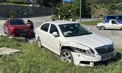 Korkutan Kaza: SUV ile Otomobil Çarpıştı, 2 Yaralı