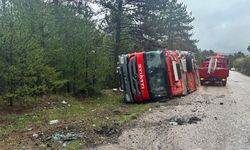 Son dakika: Kastamonu’da yangına giden itfaiye aracı devrildi! 3 yaralı