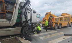 Feci kaza: Tır sürücüsü hayatını kaybetti