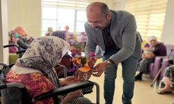 Başkan Kavaklıgil’den anlamlı Anneler Günü ziyareti: Huzurevinde duygu dolu anlar