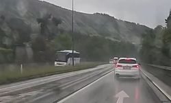 Kaygan yolda savrulan otobüste korku dolu anlar!