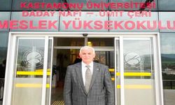 Kastamonu'da 42 yıllık sağlık çalışanı 62 yaşında üniversite mezunu oldu