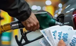 Akaryakıta çifte zam geldi: Benzin ve motorinde tabela değişti