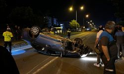 Yürekleri ağza getiren kaza: Takla atan otomobilden sağ çıktılar!